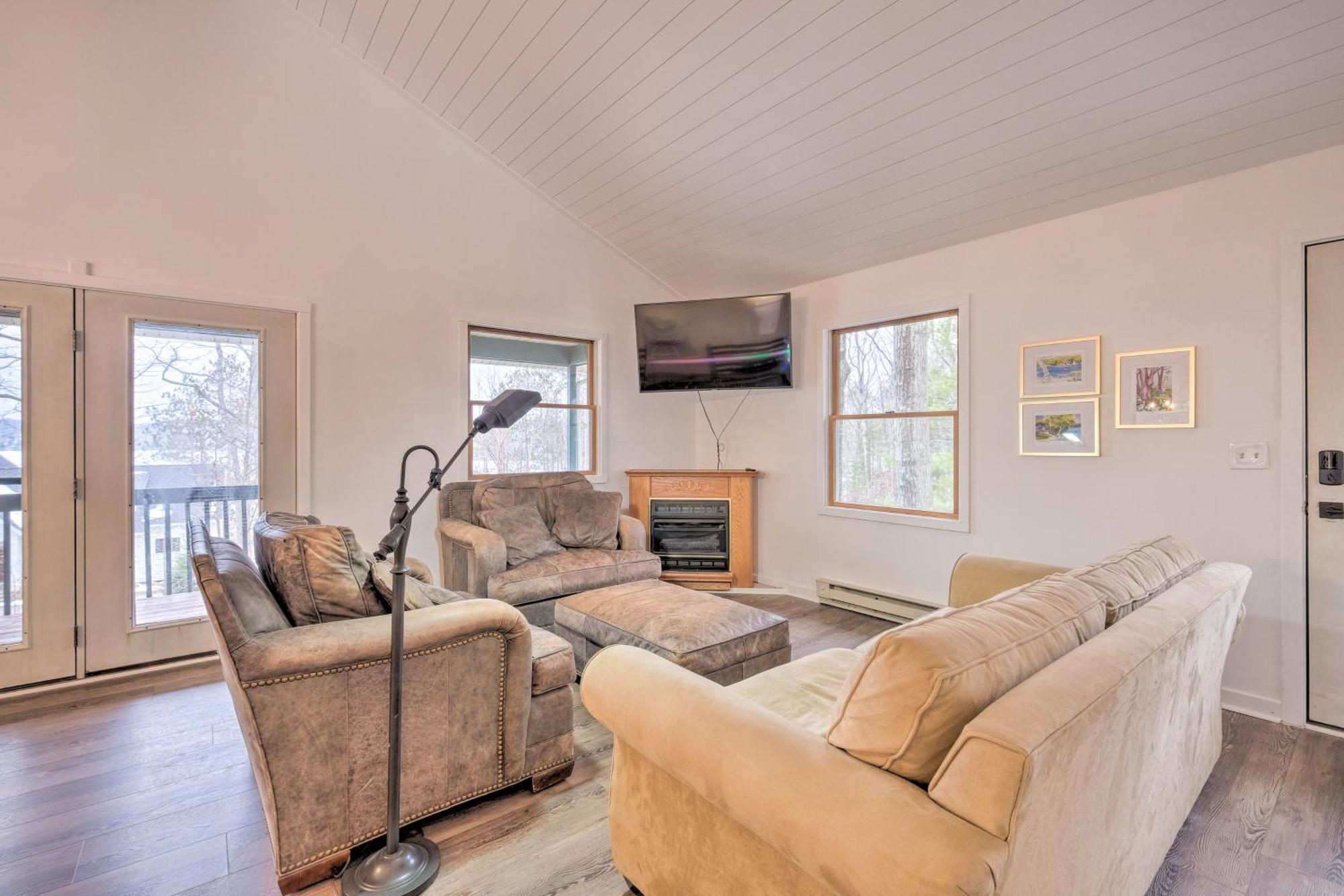 Walloon Lake Vacation Rental Walk To Water! Boyne City Zewnętrze zdjęcie